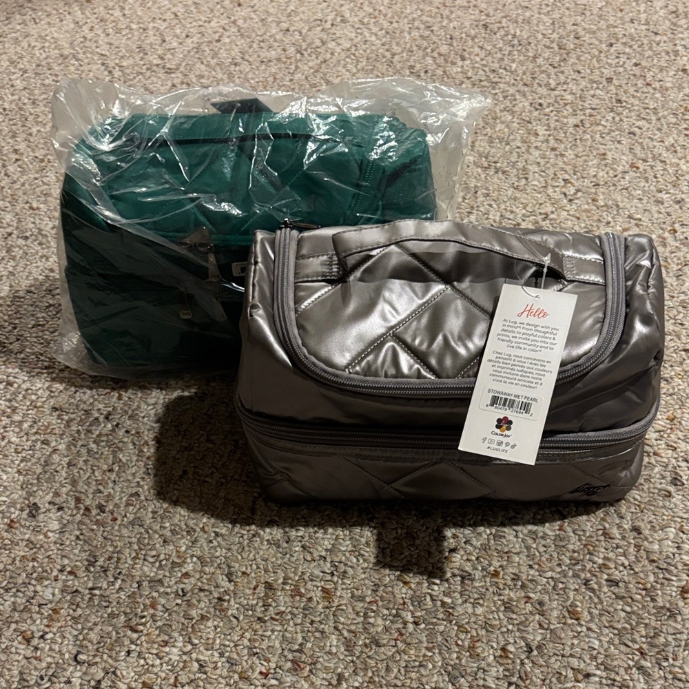 NWT Lug Stowaway Cosmetic Bag in Kelly Green or Metallic Pearl